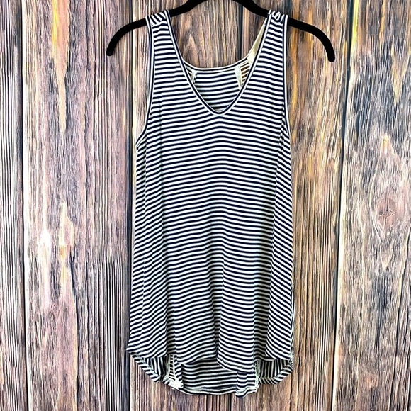 Michael Farrell Tops - Women’s Navy Blue & White Striped Tank W/ Crochet Details (Size M) 🤗 Host Pick